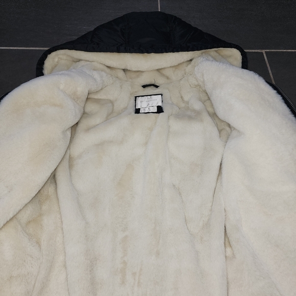 A&F NWOT Air Cloud Puffer Parka - Picture 6 of 8
